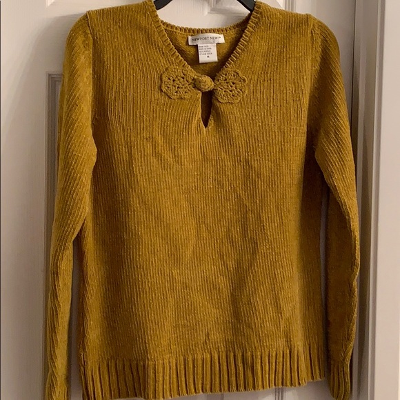 Newport News Sweaters - 💖Newport News sweater!